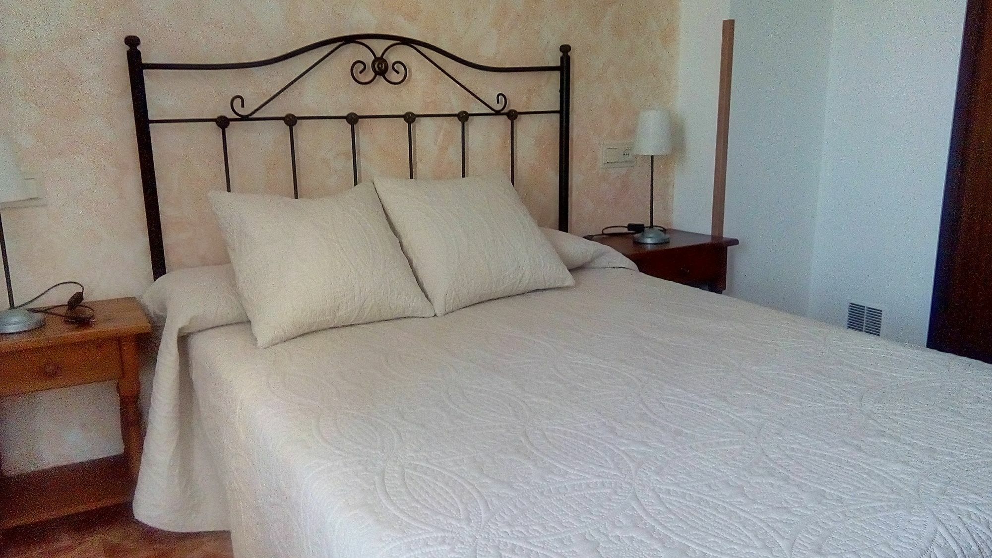 Apartamentos Rurales Ovio Llanes Eksteriør bilde